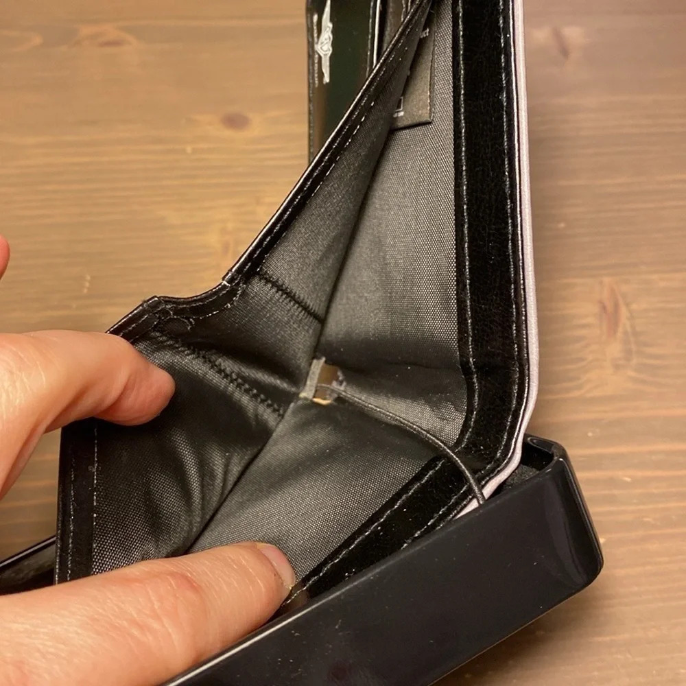 Disney 100 multi characters bifold wallet​ - Picture 3 of 4